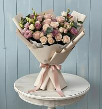 Букет цветов из:  Розы и Лизиантусы в Угловке