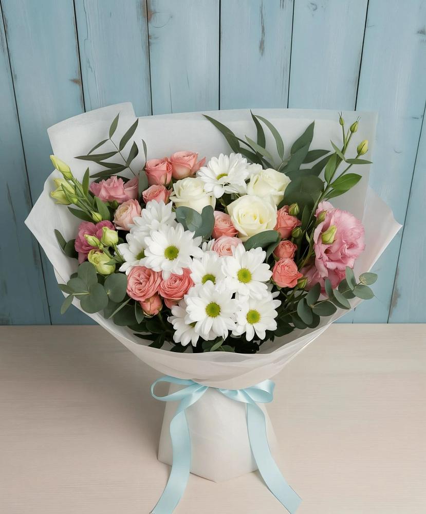 Букет цветов из: Розы, Лизиантусы и Хризантемы в Угловке
