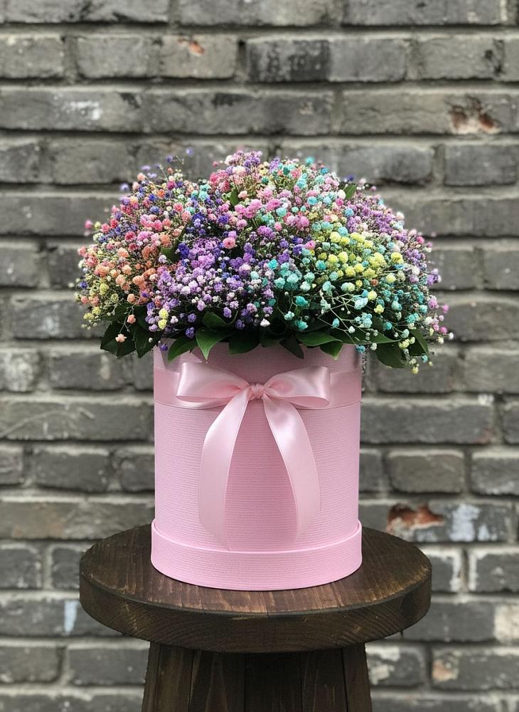 Цветочная композиция из Гипсофила и Розы в шляпной коробке в Угловке