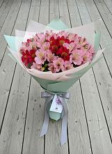 Букет цветов из:  Альстромерии в Угловке