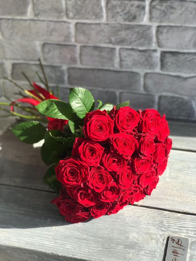 Букет Красные розы Фридом в Угловке