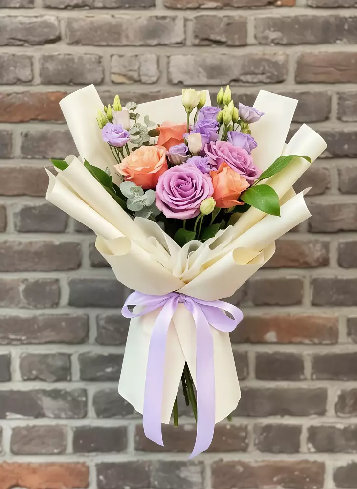 Букет цветов из: Лизиантусы и Розы в Угловке