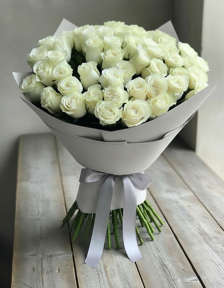 Букет 35 Белых роз в Угловке