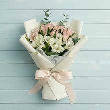 Букет цветов из:  Альстромерии в Угловке