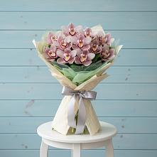 Букет цветов из:  Орхидеи и Розы в Угловке
