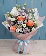 Букет цветов из:  Лизиантусы, Розы, Альстромерии и Гипсофила в Угловке