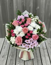 Букет цветов из:  Альстромерии, Гвоздики, Розы и Хризантемы в Угловке