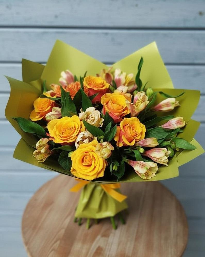 Букет цветов из: Альстромерии и Розы в Угловке