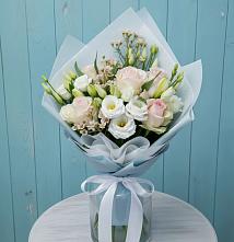 Букет цветов из:  Розы и Лизиантусы в Угловке