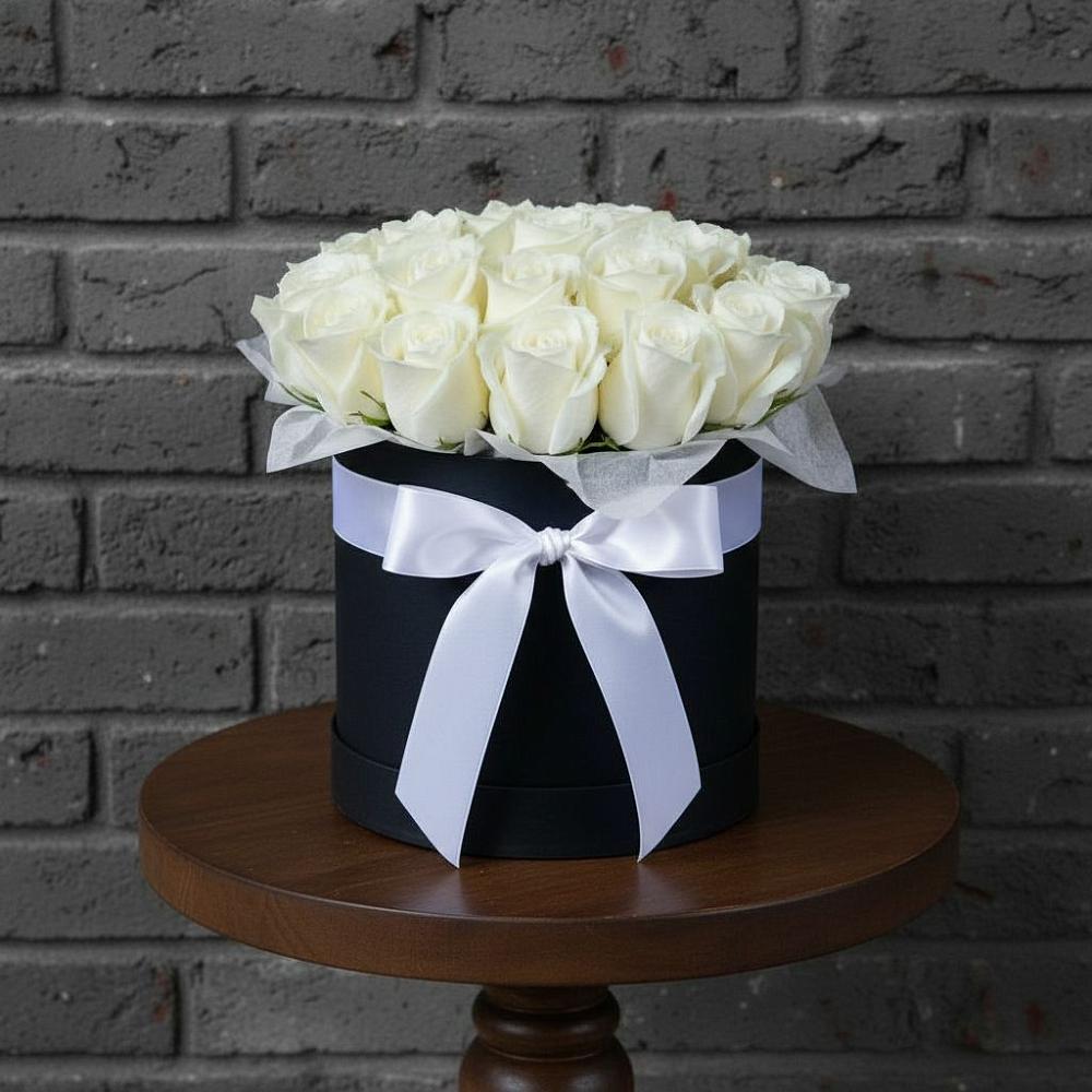 Цветочная композиция из Розы в шляпной коробке в Угловке