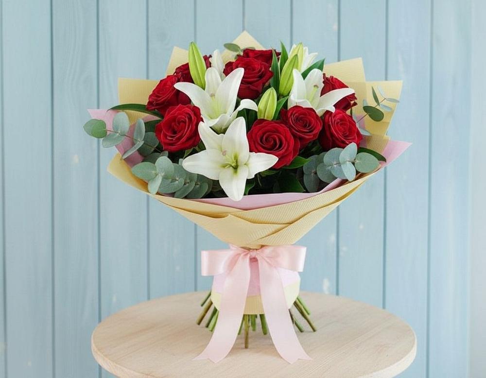 Букет цветов из: Лилии и Розы в Угловке