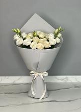 Букет цветов из:  Розы и Лизиантусы в Угловке